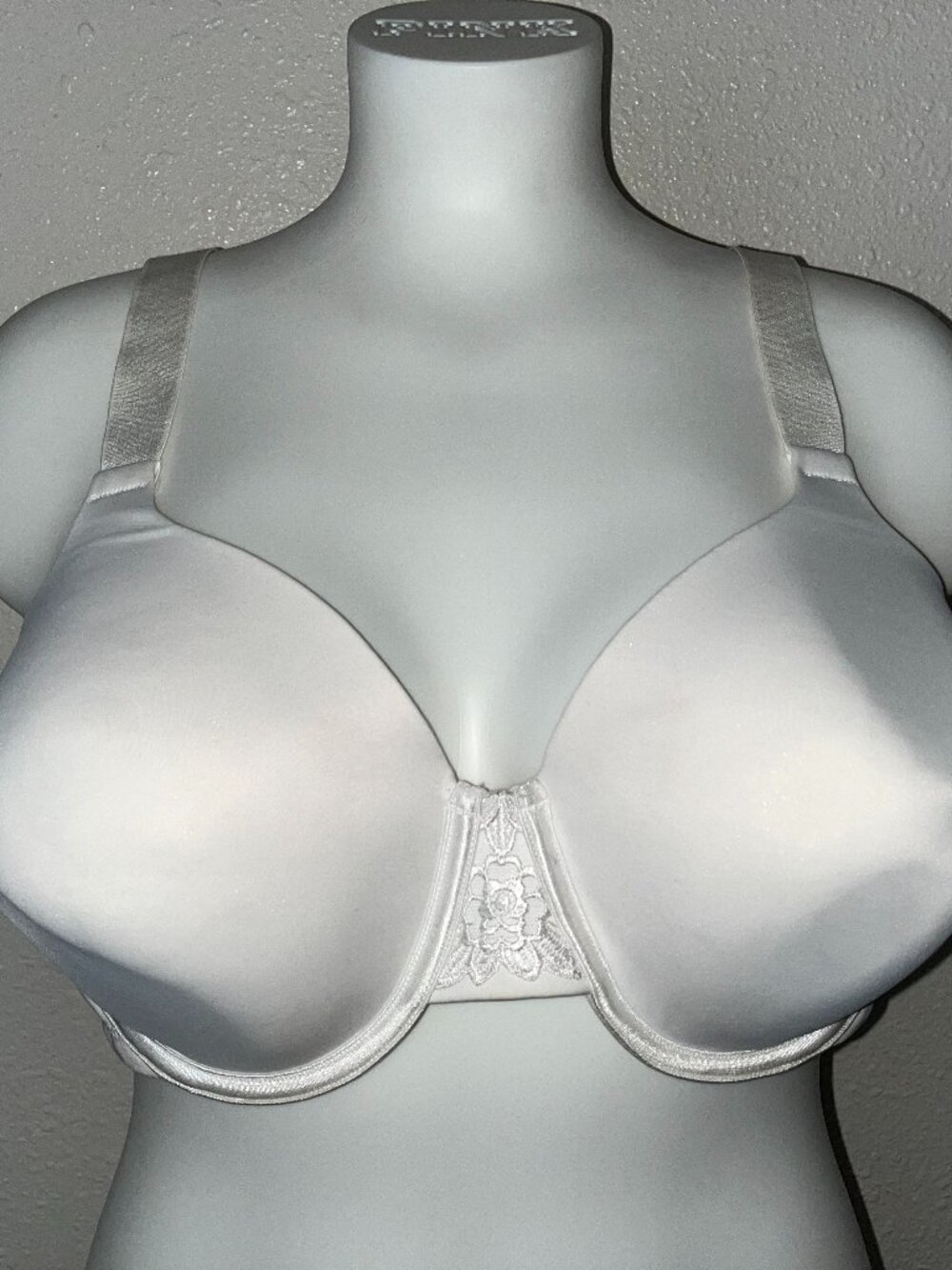PRE-OWNED VANITY FAIR BEAUTY BACK FULL FIGURE UNDERWIRE BRA SZ 44C